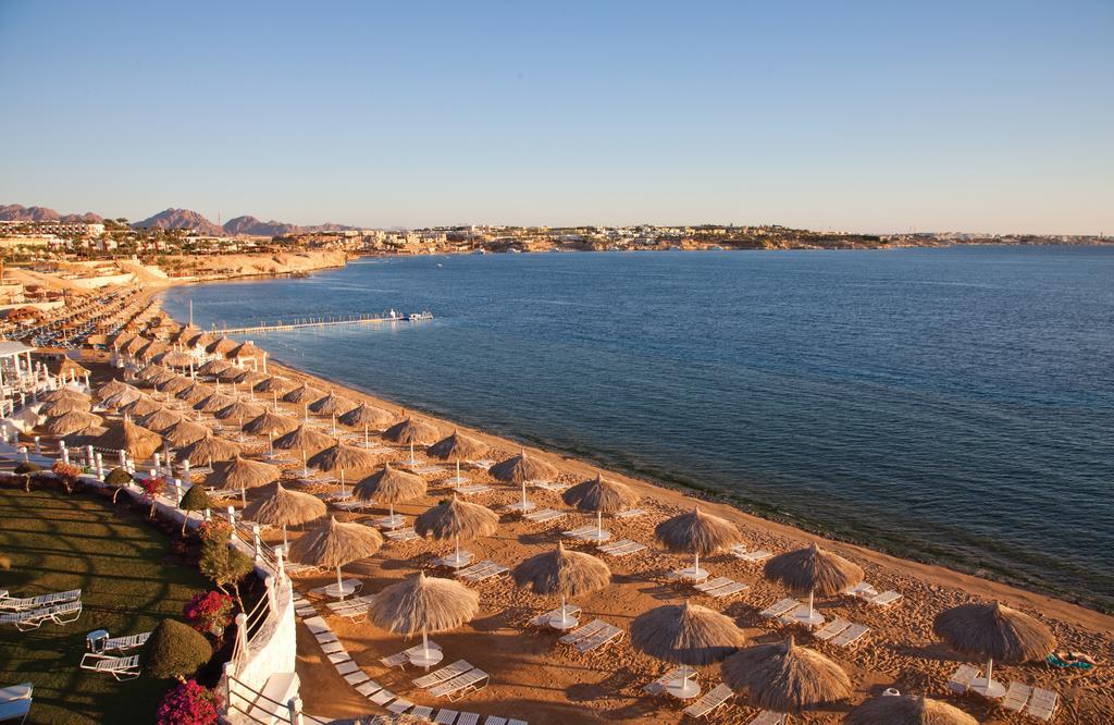 Sunrise Arabian Beach Resort Sharm el Sheikh Esterno foto A beach in Hurghada