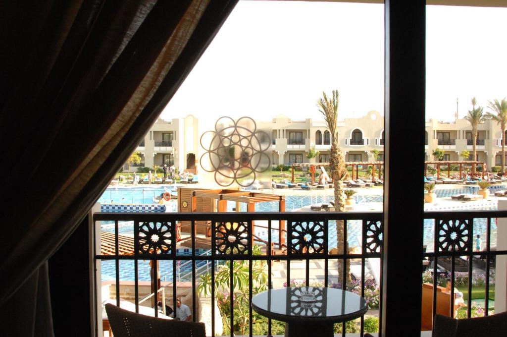 Sunrise Arabian Beach Resort Sharm el Sheikh Esterno foto View from a hotel room
