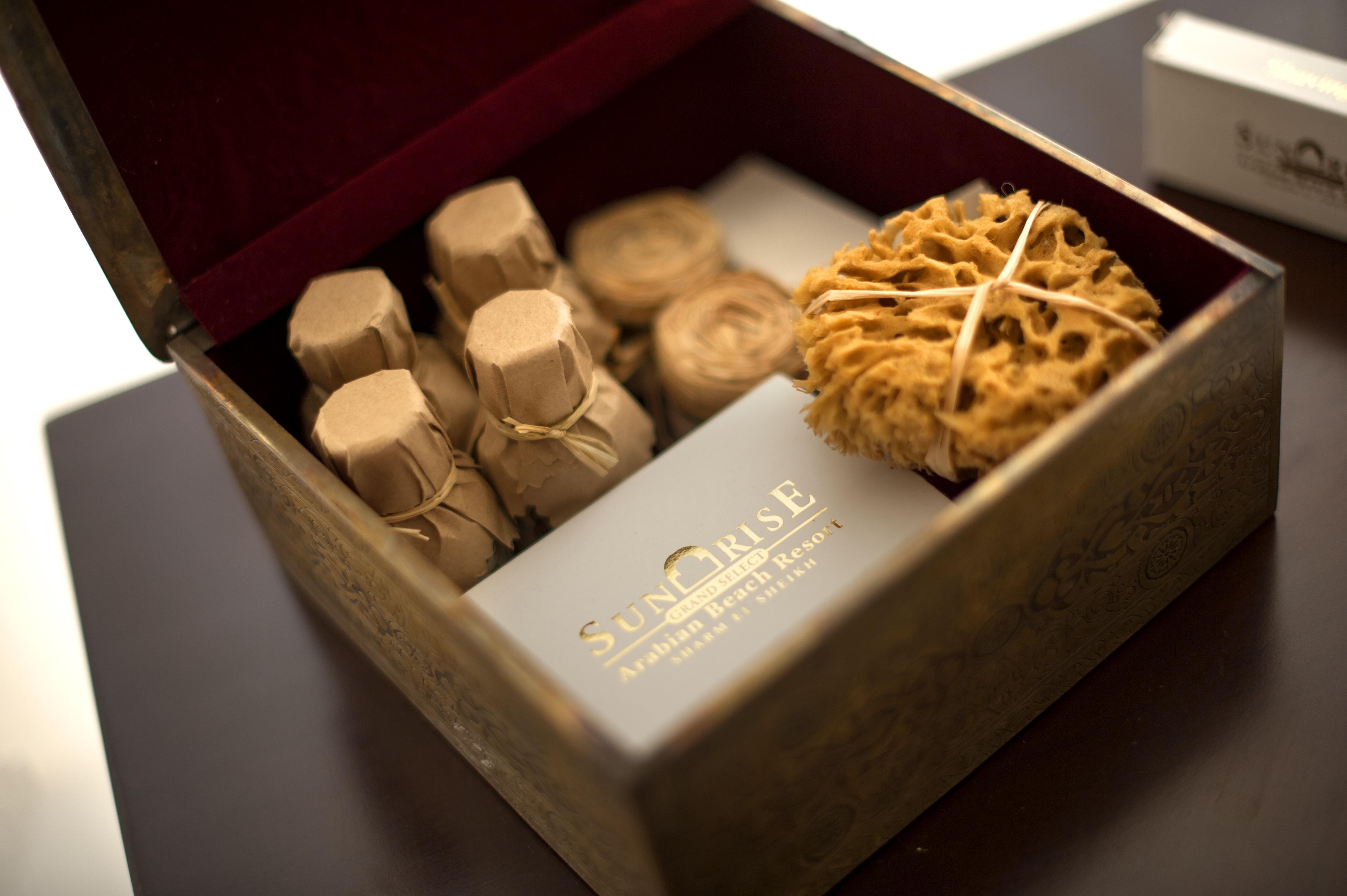 Sunrise Arabian Beach Resort Sharm el Sheikh Esterno foto A box of soap and a sea sponge