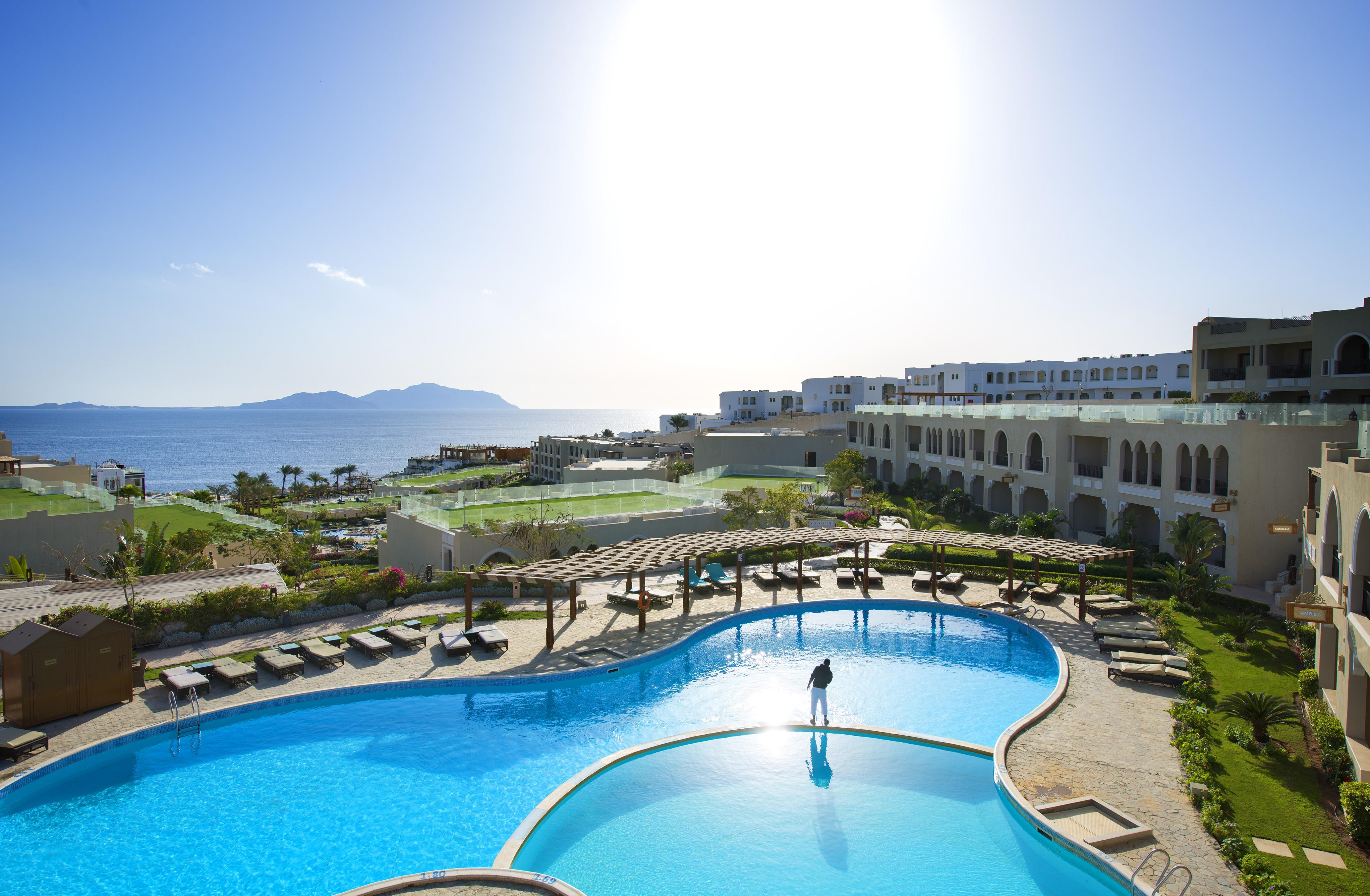 Sunrise Arabian Beach Resort Sharm el Sheikh Esterno foto The resort's swimming pool
