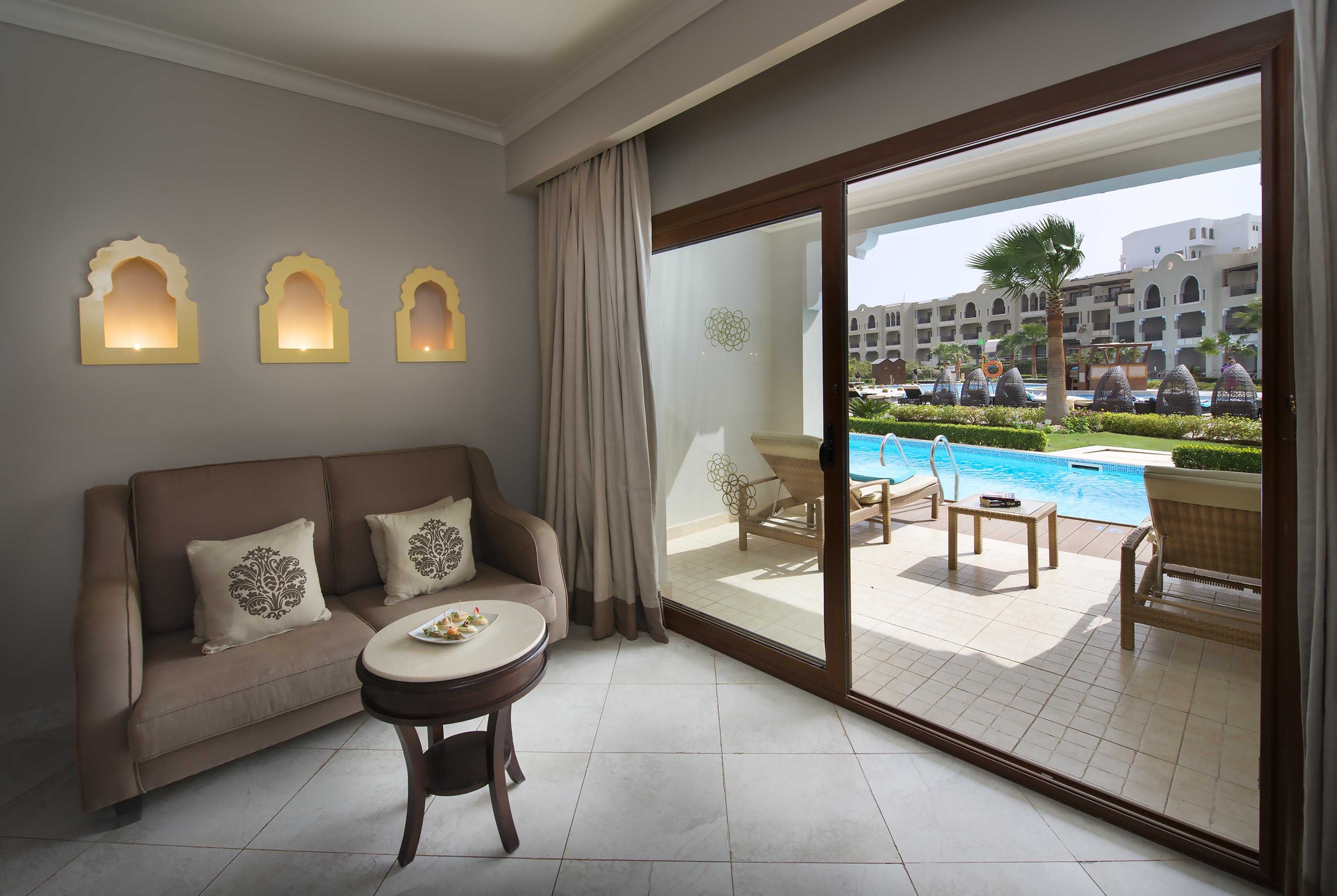 Sunrise Arabian Beach Resort Sharm el Sheikh Esterno foto A room at the hotel
