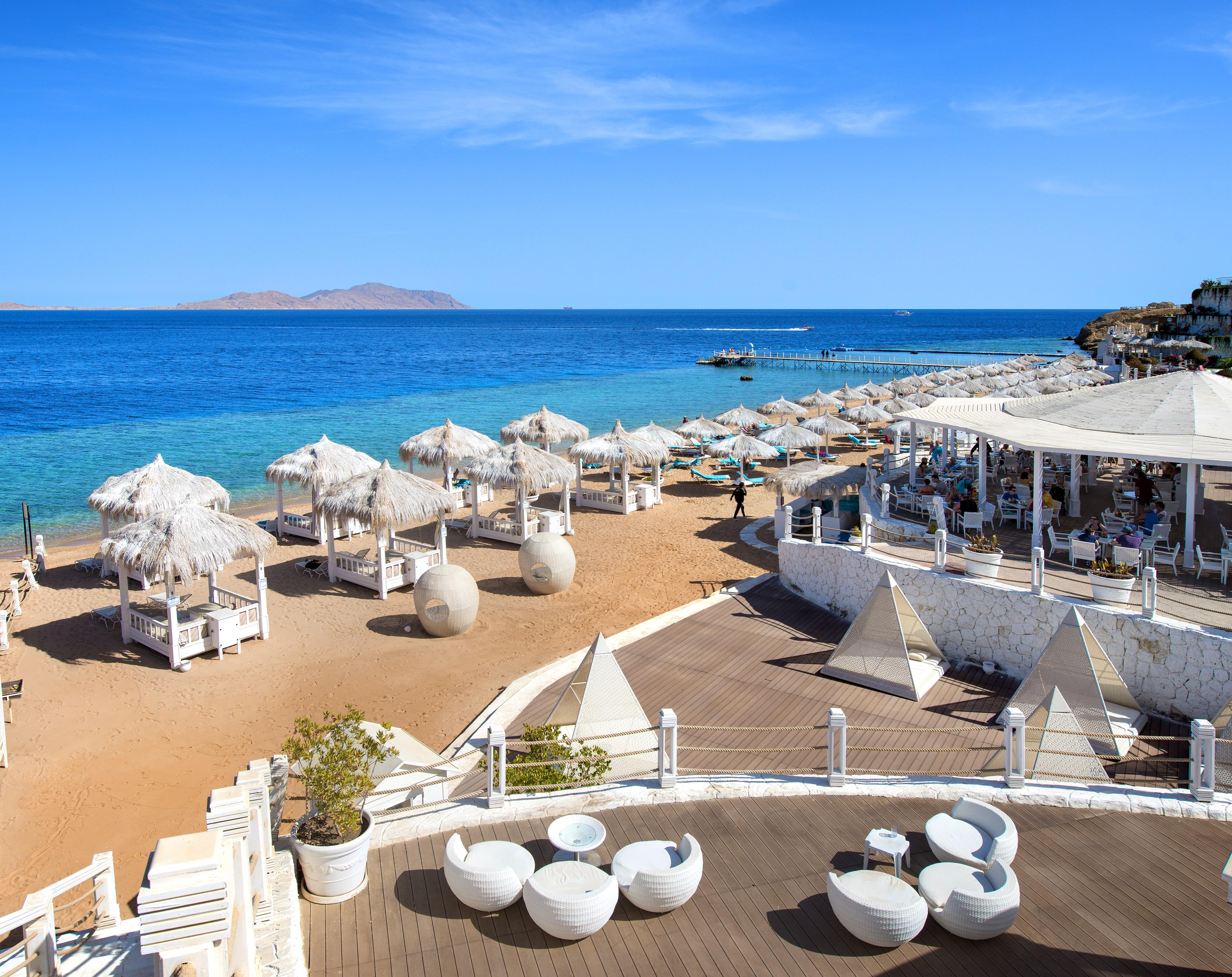 Sunrise Arabian Beach Resort Sharm el Sheikh Esterno foto The beach of the hotel