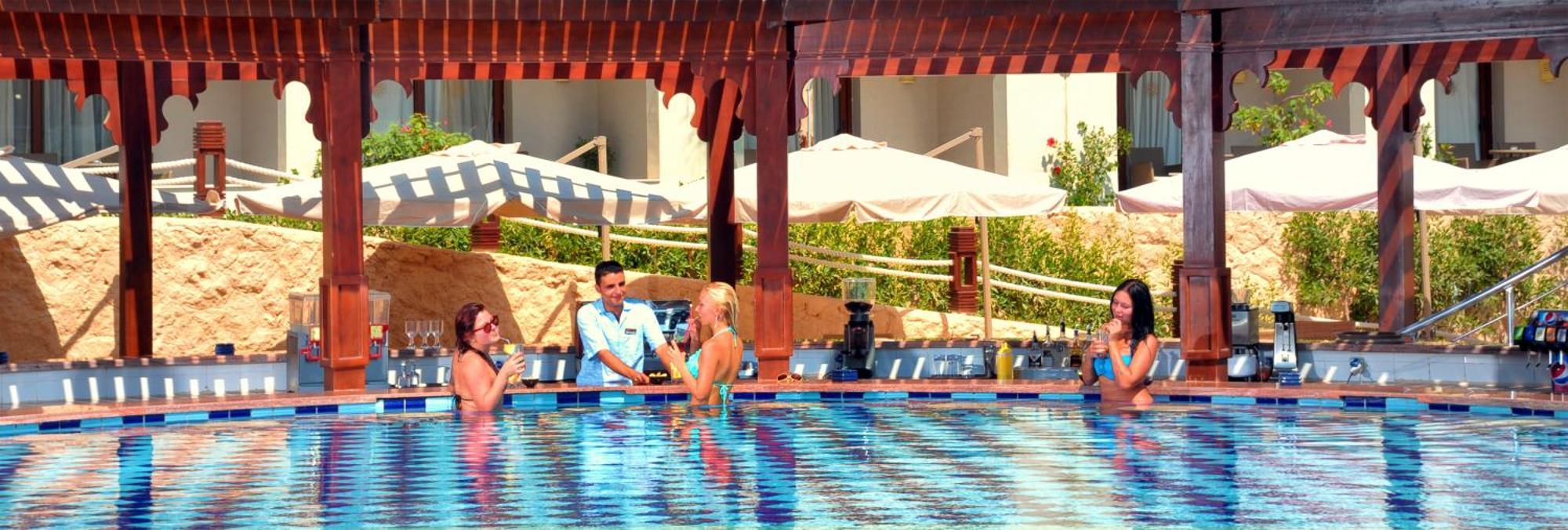 Sunrise Arabian Beach Resort Sharm el Sheikh Esterno foto The pool at the Mirage