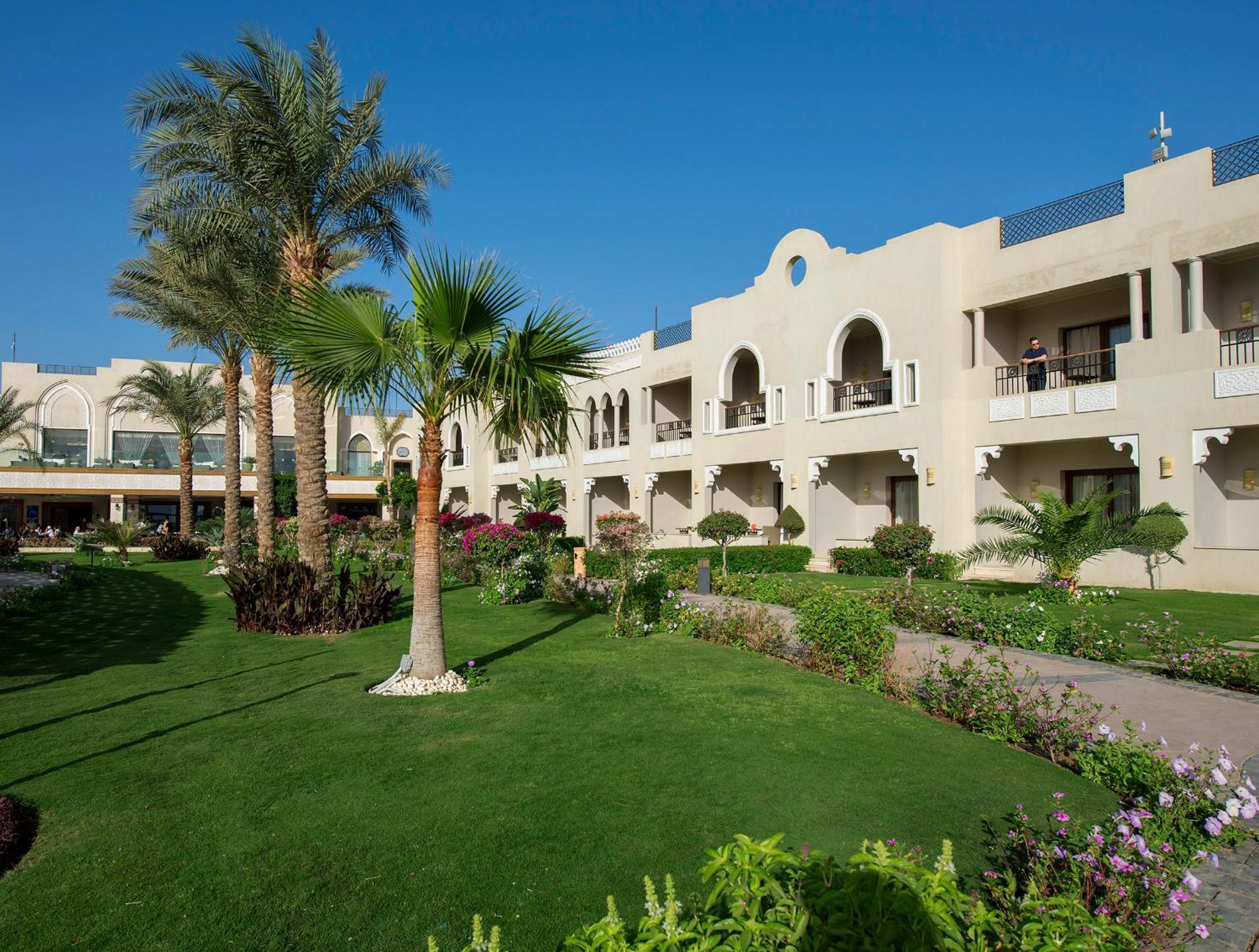 Sunrise Arabian Beach Resort Sharm el Sheikh Esterno foto The resort's grounds