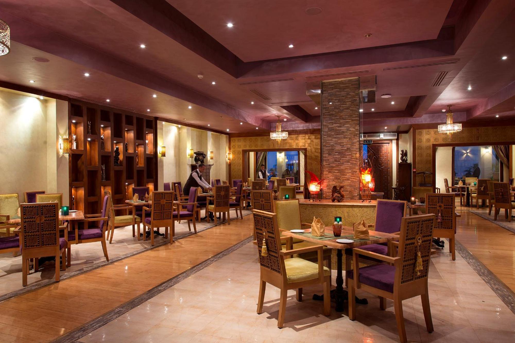 Sunrise Arabian Beach Resort Sharm el Sheikh Esterno foto The restaurant