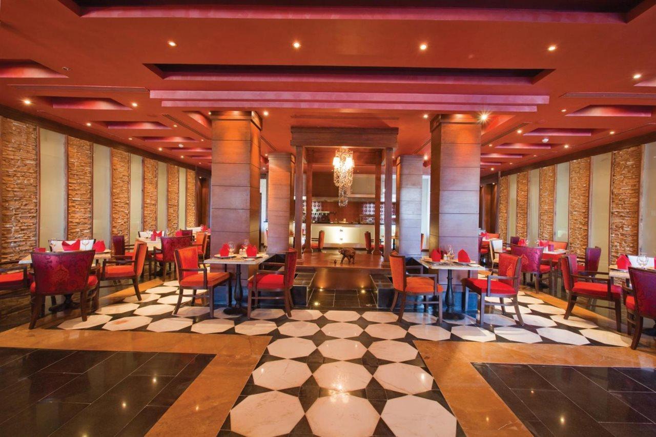 Sunrise Arabian Beach Resort Sharm el Sheikh Esterno foto The restaurant
