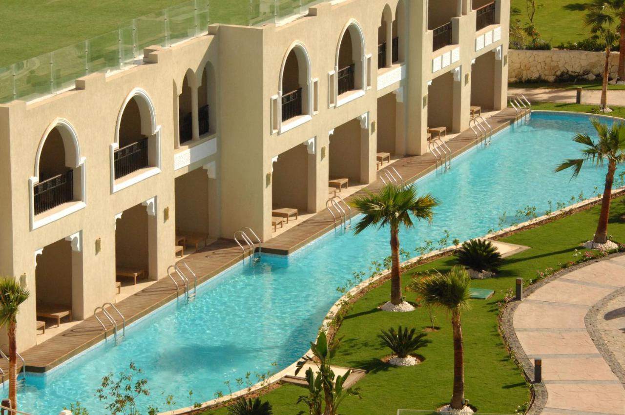 Sunrise Arabian Beach Resort Sharm el Sheikh Esterno foto The swimming pool at the hotel